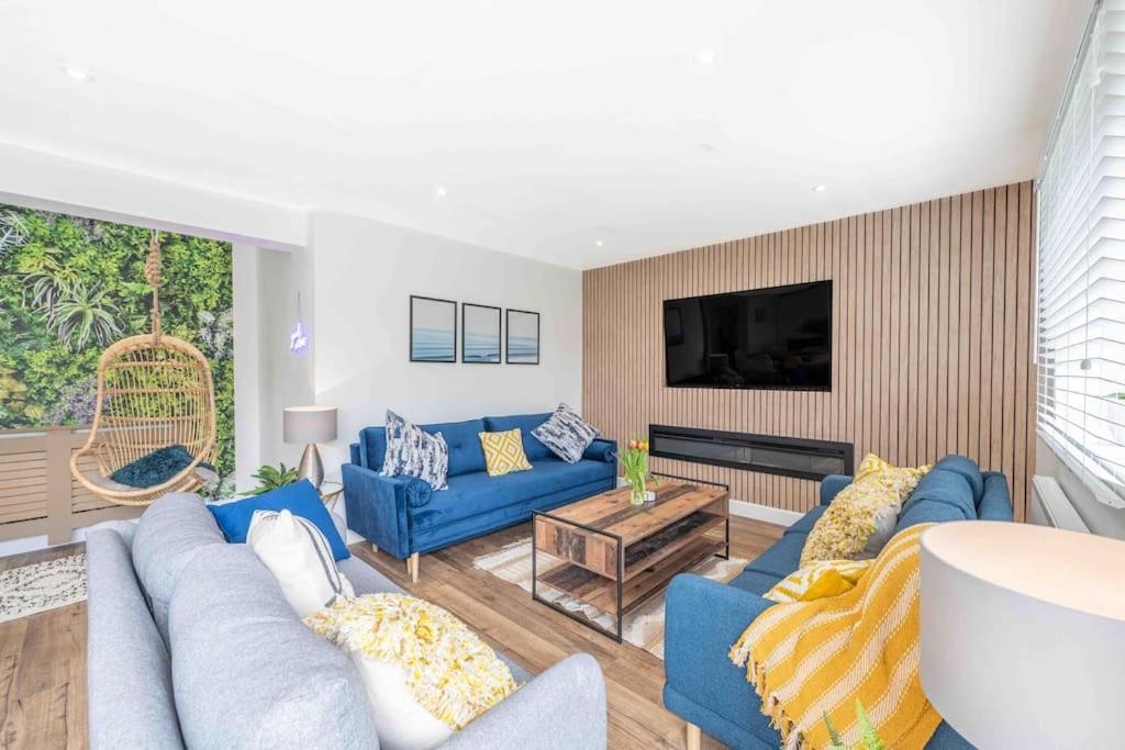 Luxe Ocean+Playroom+Seascape Barton on Sea Exterior photo